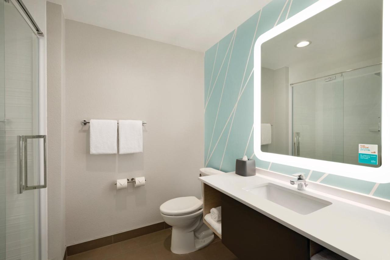 Avid Hotel-Midland Exteriér fotografie